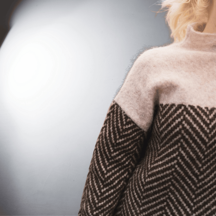 Ebba Lightweight Turtleneck Tee
